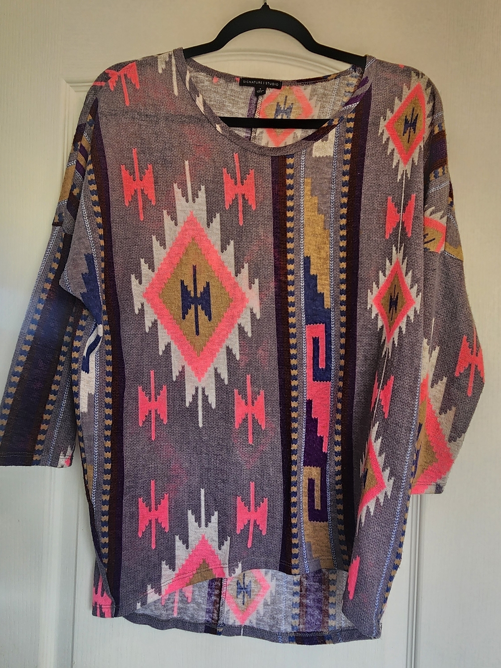 Signature I Studio Aztec Knit Pullover in Pink, Gray & Gold S Euc